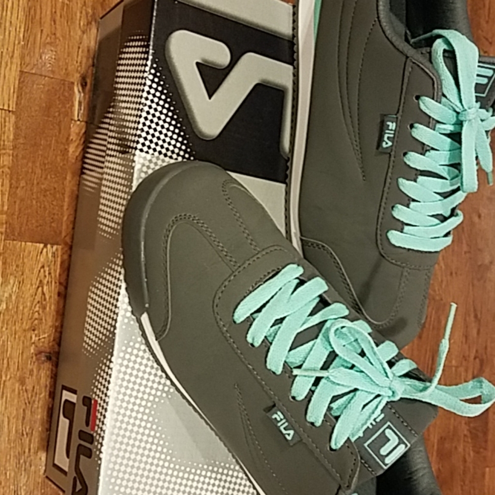 Women's Mezago Filas sneakers.